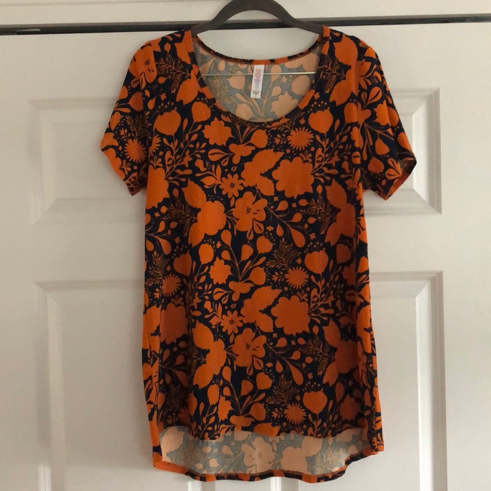 NWOT LuLaRoe Classic Tee - M